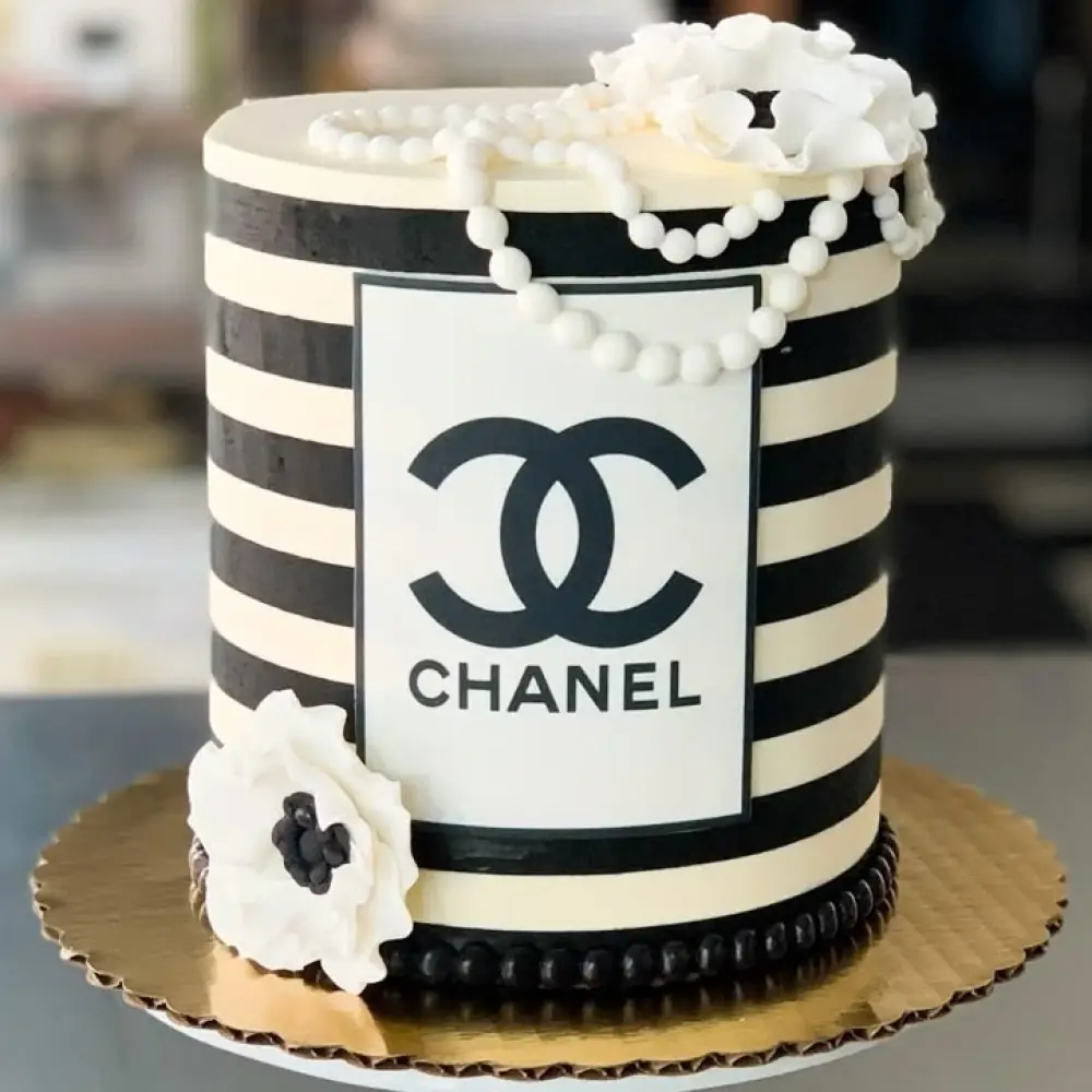Pearly Chanel Cake