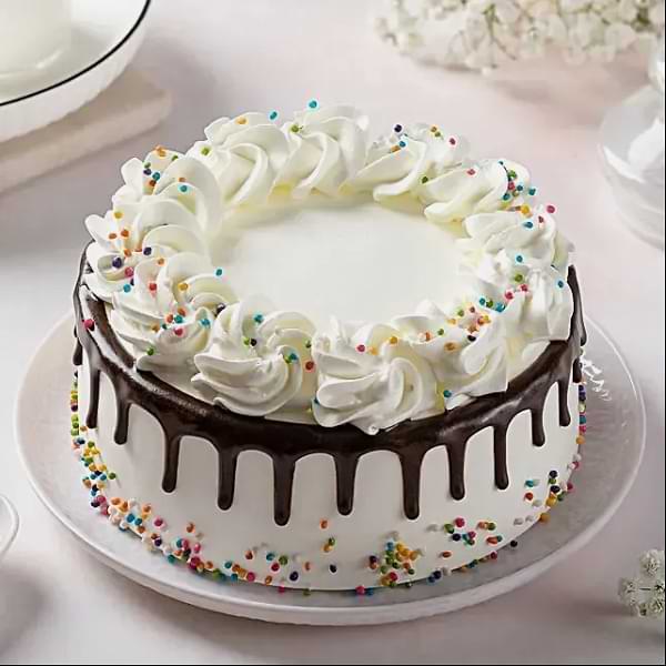Creamy Drip Chocolate Cake