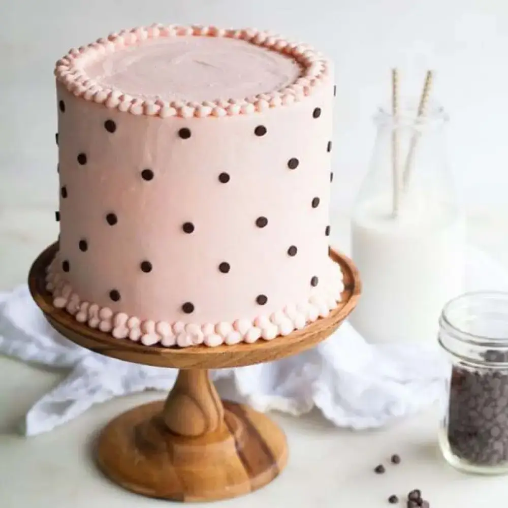 Pinky Choco Chips Cake